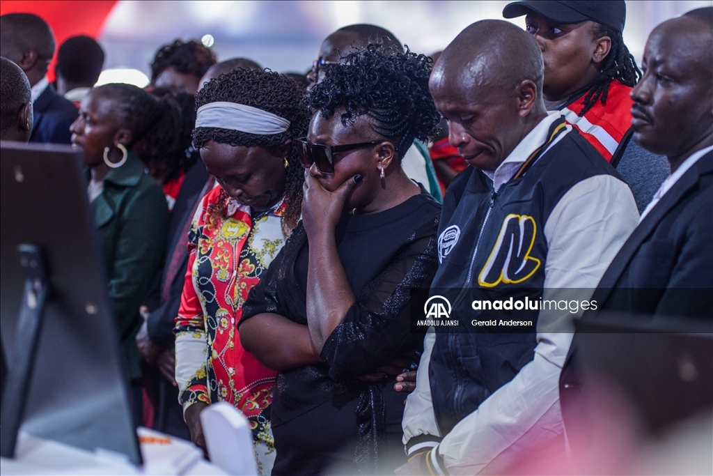 Kenya'da okulda çıkan yangında hayatını kaybeden öğrenciler için cenaze töreni düzenlendi