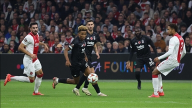 Beşiktaş Hollanda ekibi Ajax'a 4-0 yenildi