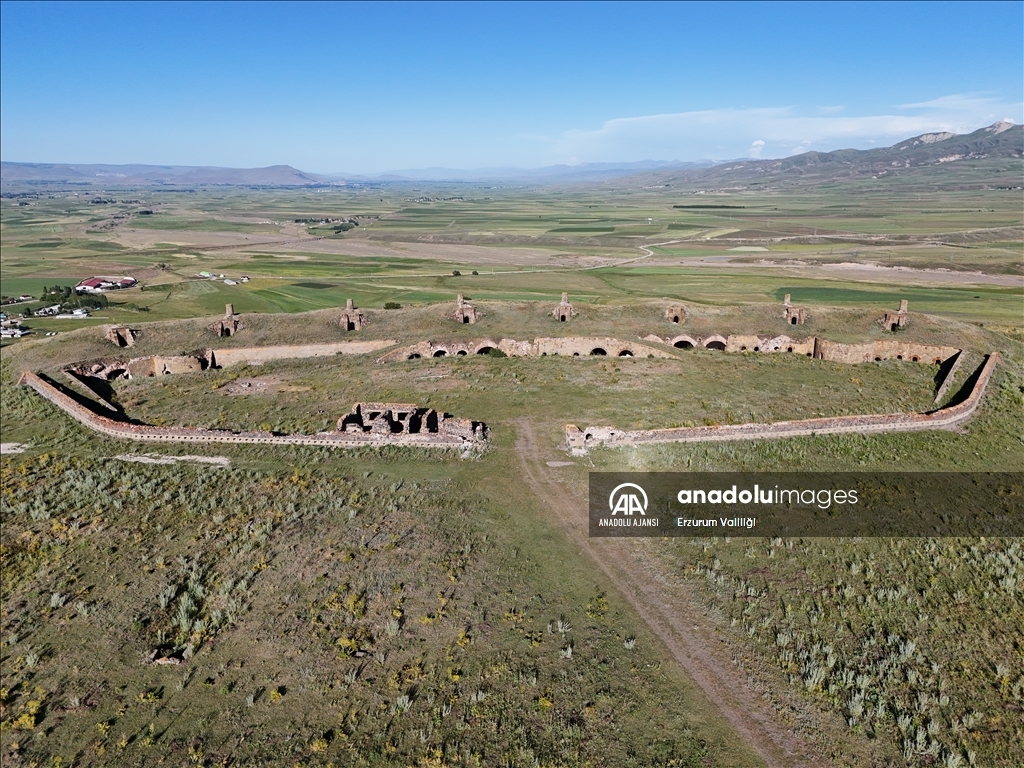 Erzurum'un tarihi Uzunahmet Tabyası bir asrı aşkındır ayakta duruyor