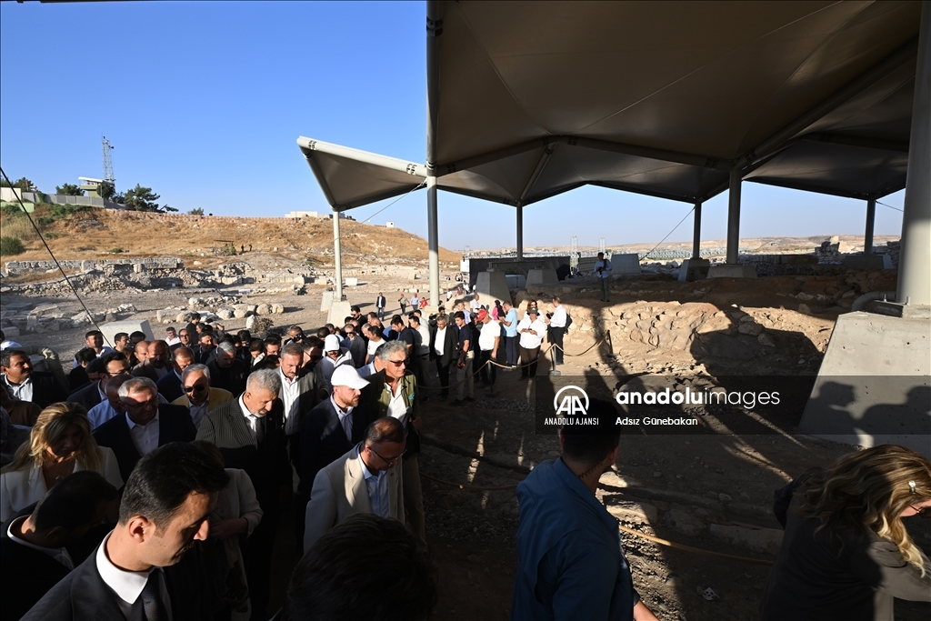Karkamış Arkeoparkı'ndaki Geç Hitit Saray alanında yapılan koruyucu çatı tamamlandı