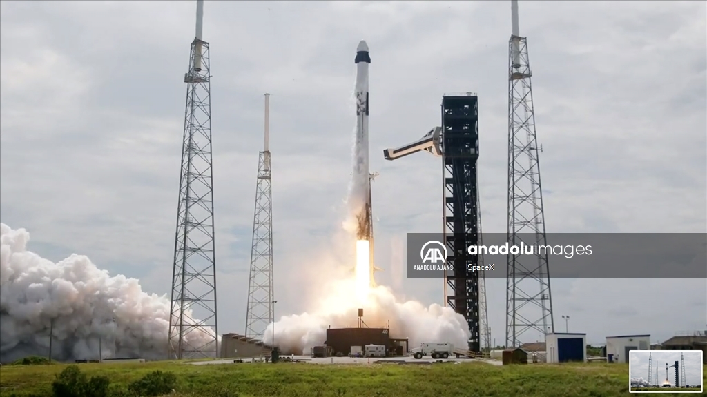SpaceX'in Crew-9 misyonunun uzay yolculuğu başladı