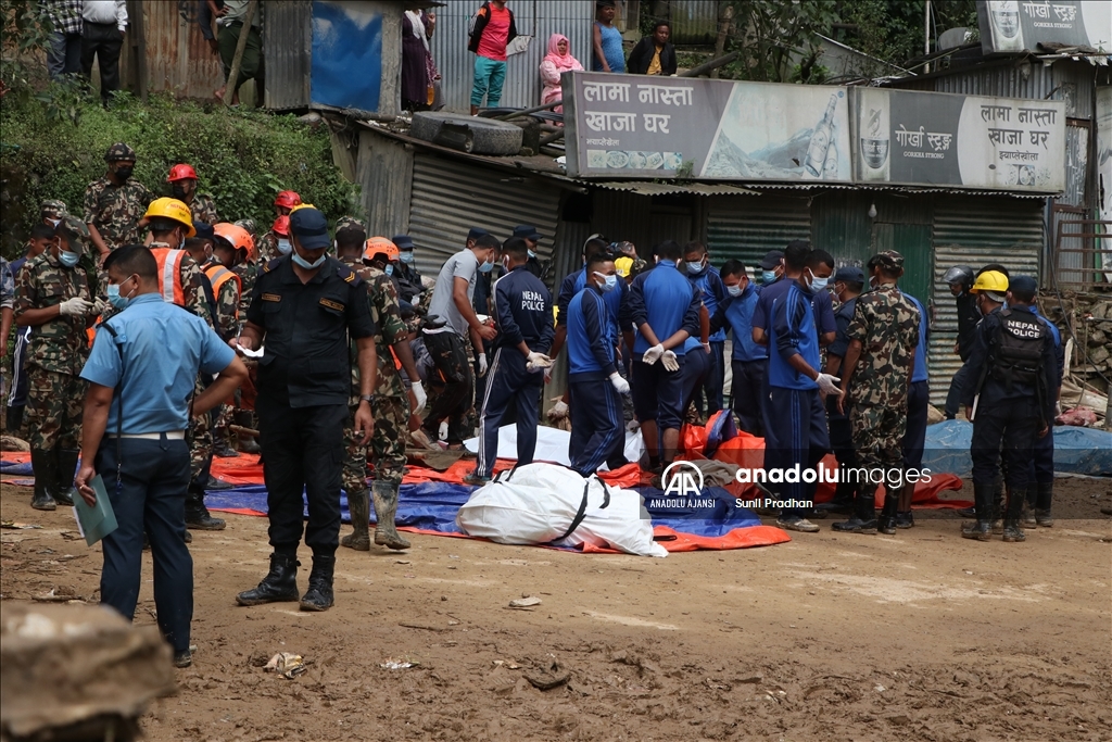 Nepal'deki heyelan ve sellerde çok sayıda kişi hayatını kaybetti