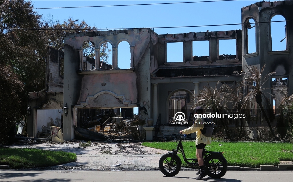 ABD’nin Florida eyaletini etkisi altın alan Helene Kasırgası ardında yıkım bıraktı