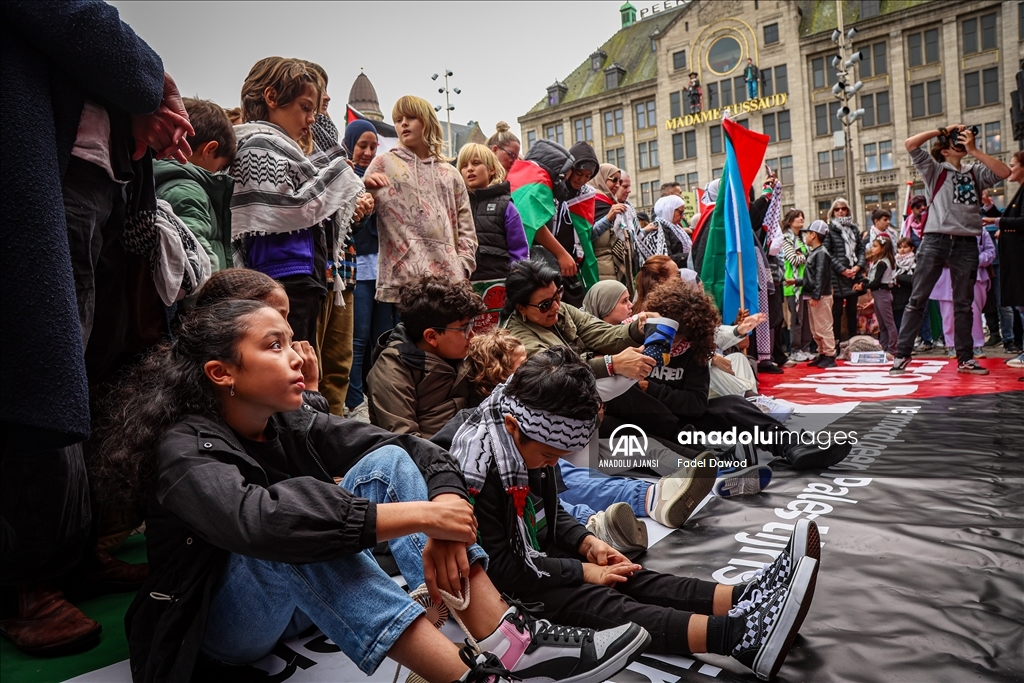 Amsterdam'da Filistin ve Lübnan'a destek gösterisi düzenlendi