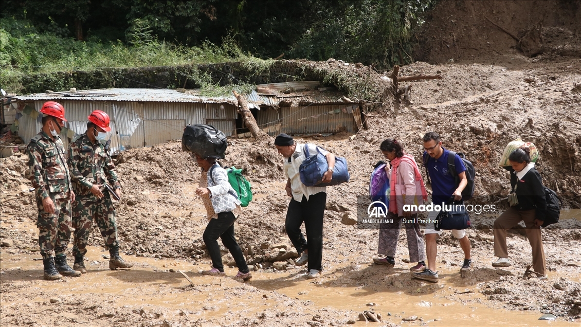 Nepal'deki heyelan ve sellerde çok sayıda kişi hayatını kaybetti