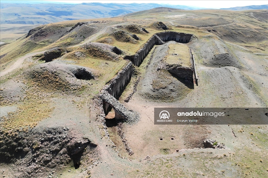 Mehmetçik ecdadın vatan savunmasında kullandığı Erzurum'daki tabyaları temizledi