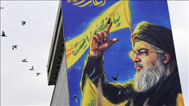 Tahran’da meydanlara Nasrallah'ın afişleri asıldı