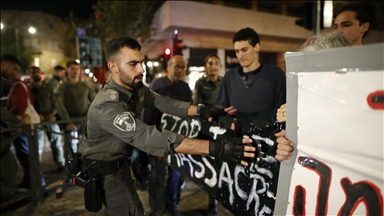 İsrailli aktivistler, İsrail'in Gazze'ye ve Lübnan'a saldırılarını protesto etti