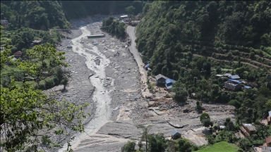 Sel ve toprak kaymaları Nepal'in Makwanpur bölgesinde büyük hasara yol açtı