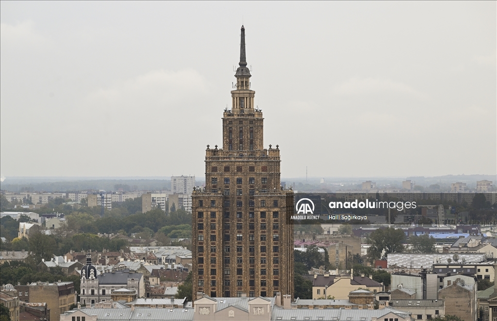 Рига: Балтийская жемчужина искусства и архитектуры на берегу реки Даугавы