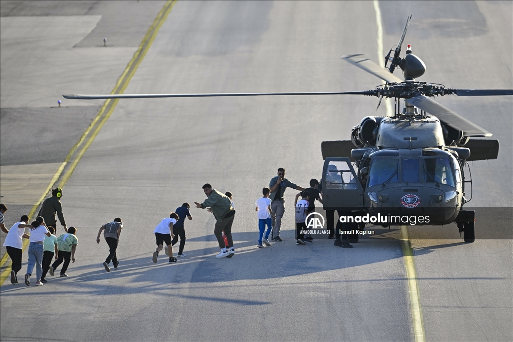 TEKNOFEST Adana'da helikopterle uçuş deneyimi yaşadılar