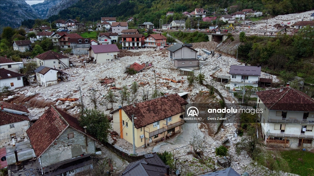 Donja Jablanica: Povlačanjem vode na vidjelo izlaze razmjere katastrofe, nastavljena potraga za stradalima