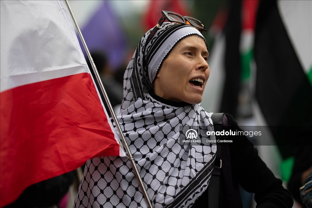 Meksika'da yüzlerce kişi İsrail'in Gazze'de 1 yıldır süren saldırılarını protesto etti 