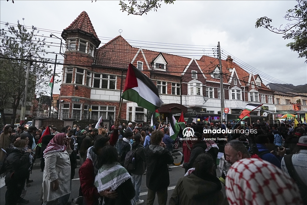 Gazze'de 1 yıldır süren soykırım Kolombiya'da protesto edildi