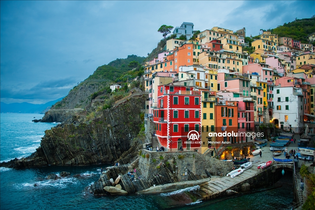 Cinque Terre attracts visitors with colorful structure in Italy  