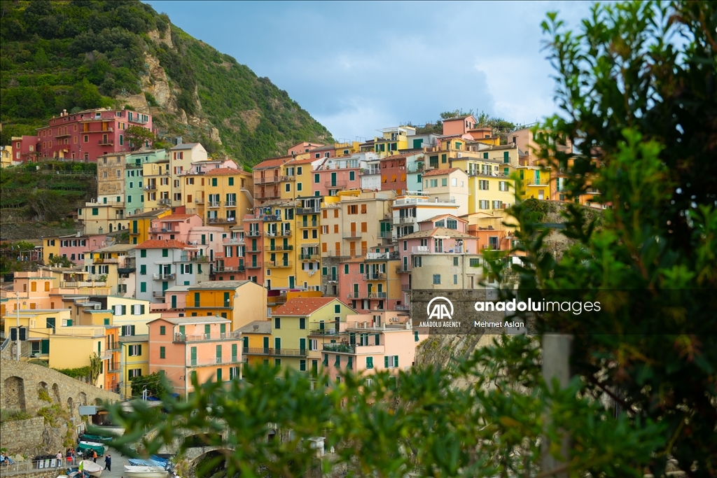 Cinque Terre attracts visitors with colorful structure in Italy  