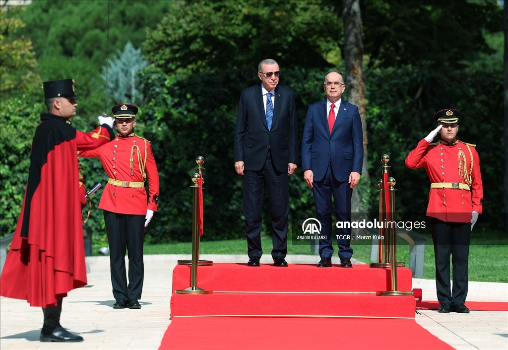 Cumhurbaşkanı Erdoğan, Arnavutluk Cumhurbaşkanı Begay ile bir araya geldi