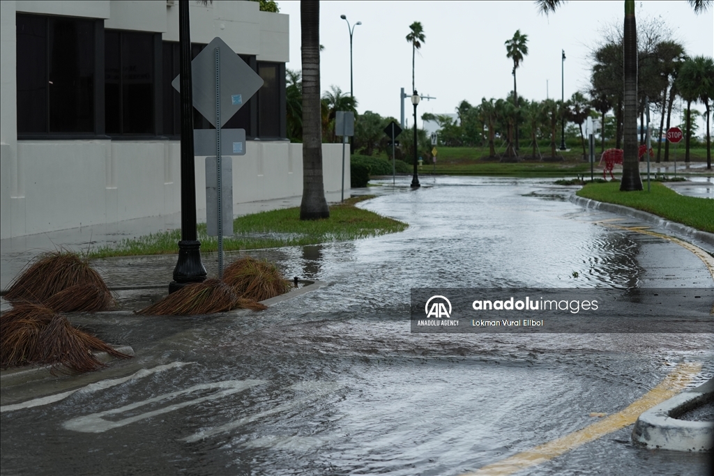 Hurricane Milton approaches Sarasota of Florida