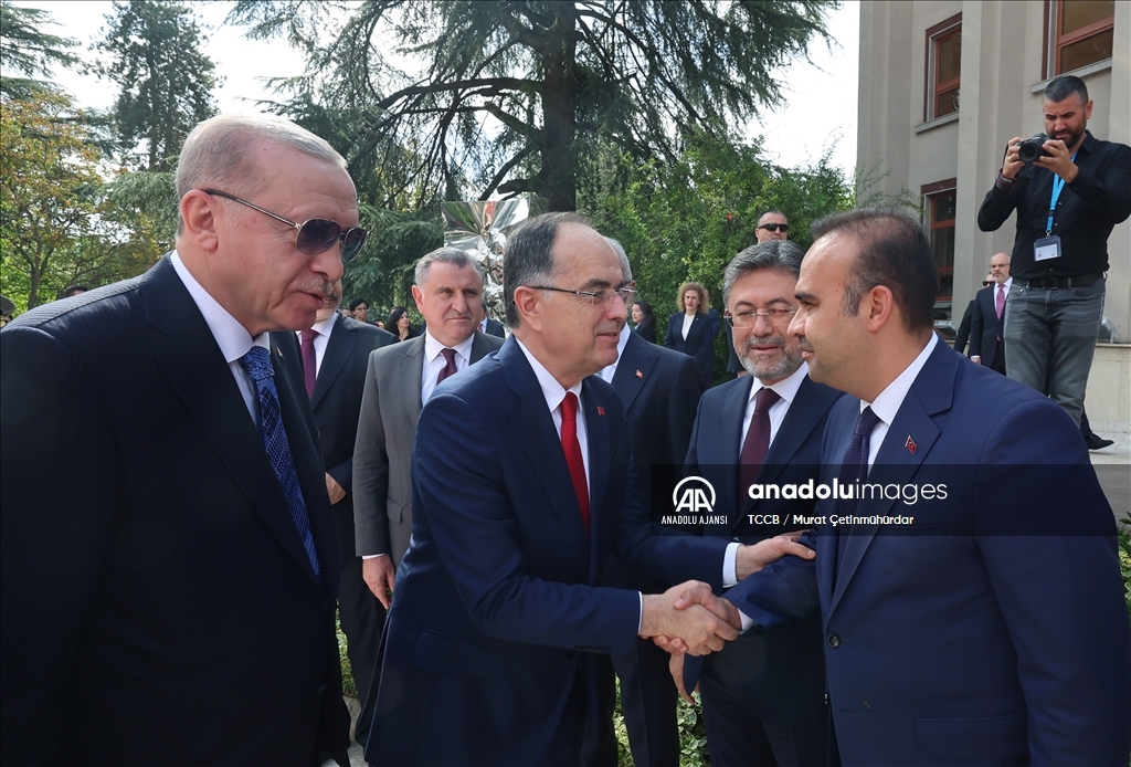 Cumhurbaşkanı Erdoğan, Arnavutluk Cumhurbaşkanı Begay ile bir araya geldi