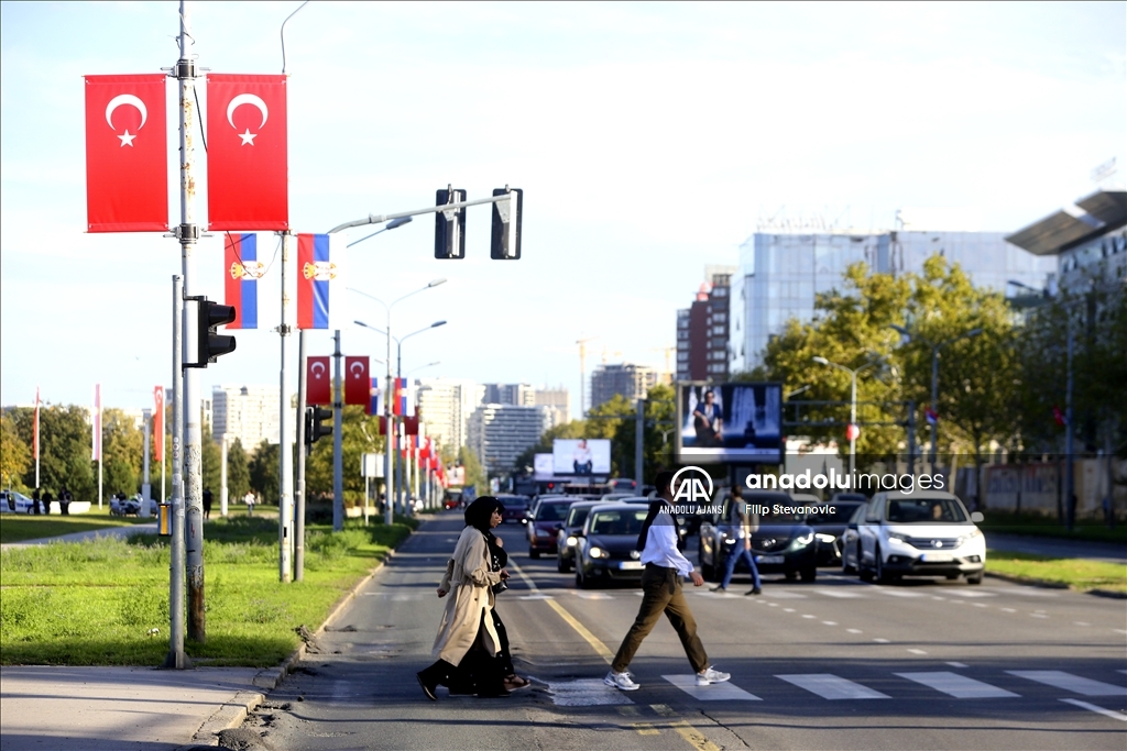 Sırbistan'ın başkenti Belgrad, Cumhurbaşkanı Erdoğan'ın ziyareti öncesi bayraklarla donatıldı