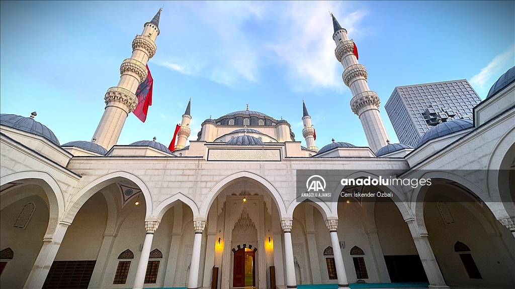 Arnavutluk'taki Namazgah Camisi