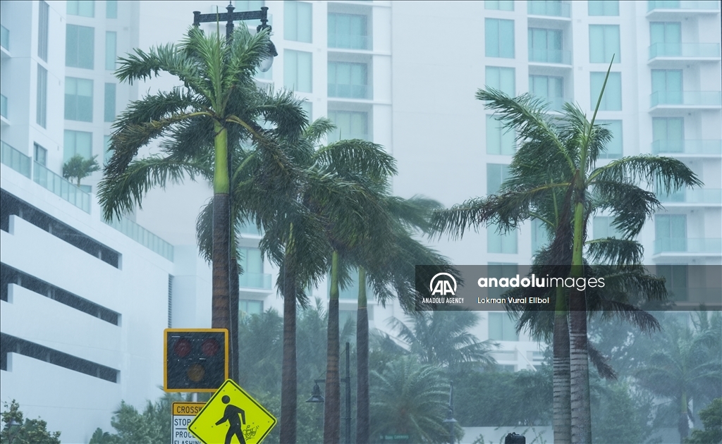 Hurricane Milton approaches Sarasota of Florida
