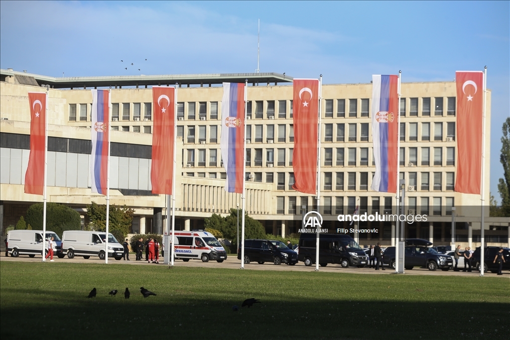 Sırbistan'ın başkenti Belgrad, Cumhurbaşkanı Erdoğan'ın ziyareti öncesi bayraklarla donatıldı
