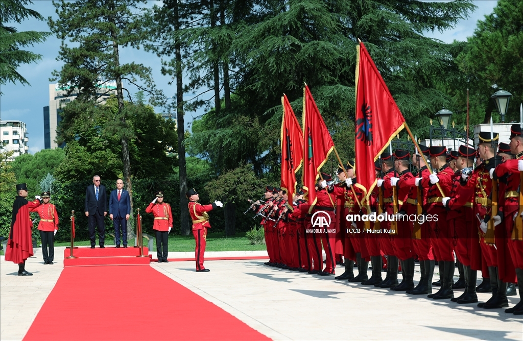 Cumhurbaşkanı Erdoğan, Arnavutluk Cumhurbaşkanı Begay ile bir araya geldi
