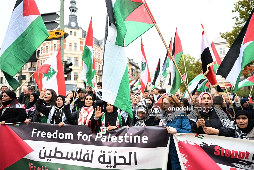 Pro-Palestinian and Lebanon protest in Berlin