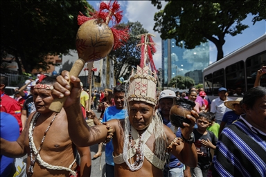 March in Venezuela for Day of Indigenous Resistance and the Decolonization of America