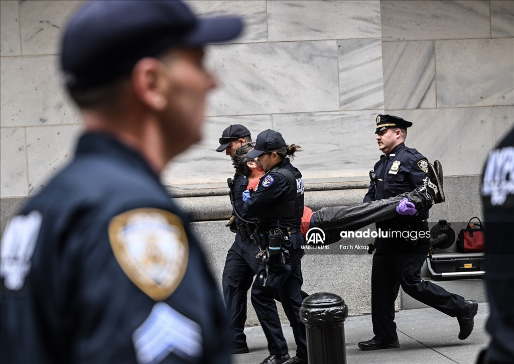 New York'ta düzenlenen Filistin'e destek gösterisine polis müdahale etti