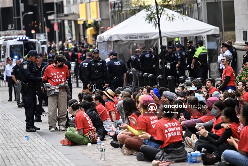 New York'ta düzenlenen Filistin'e destek gösterisine polis müdahale etti