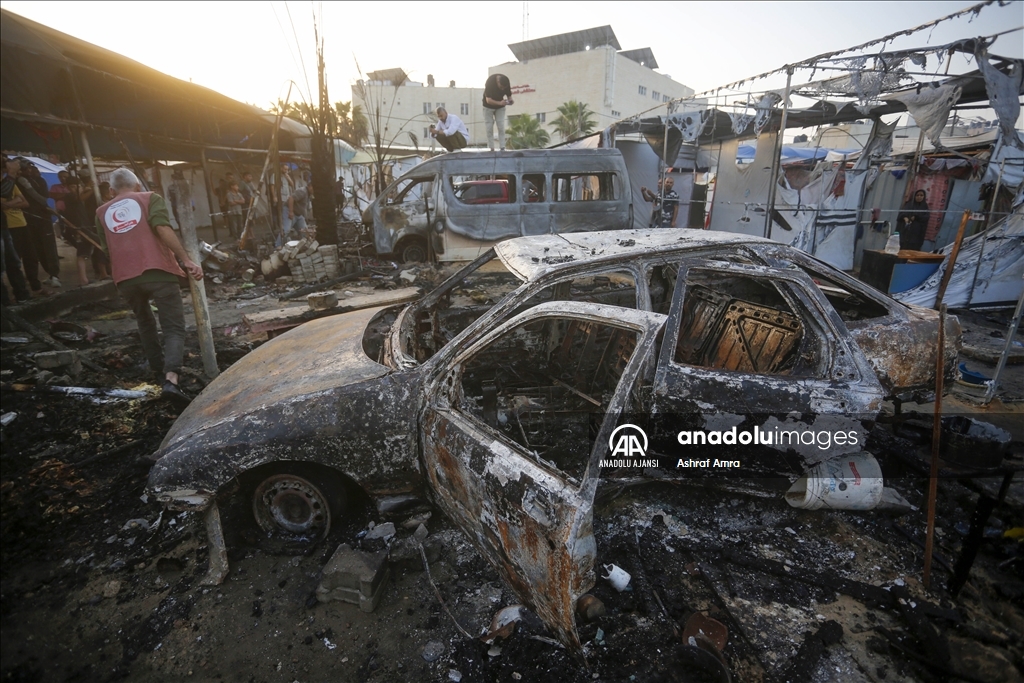 İsrail, Gazze'de hastane yerleşkesindeki yerinden edilmiş Filistinlilerin çadırlarını bombaladı