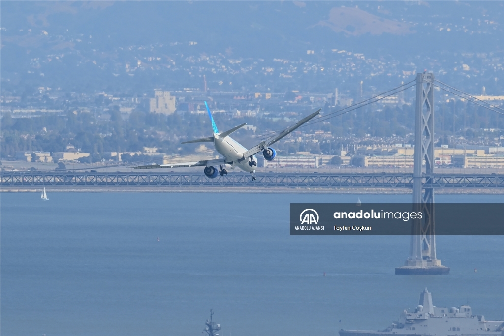 San Francisco'da Donanma Haftası kapsamında hava gösterileri gerçekleştirildi