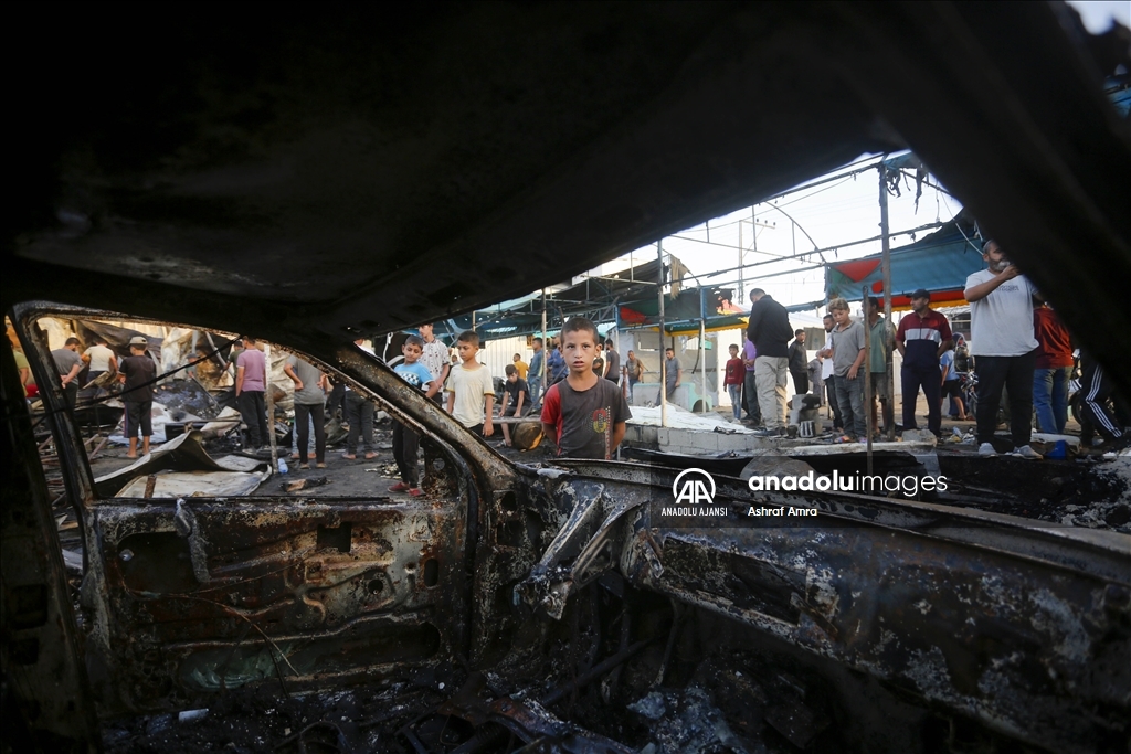 İsrail, Gazze'de hastane yerleşkesindeki yerinden edilmiş Filistinlilerin çadırlarını bombaladı