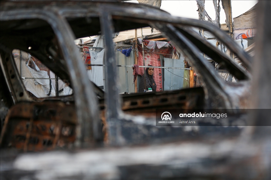 İsrail, Gazze'de hastane yerleşkesindeki yerinden edilmiş Filistinlilerin çadırlarını bombaladı