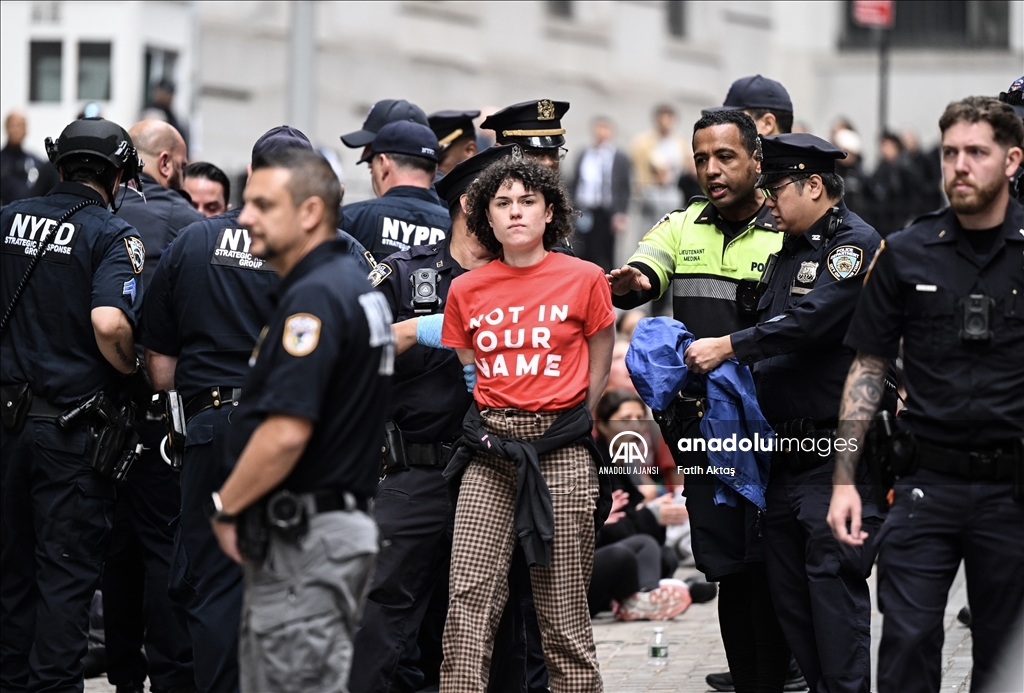 New York'ta düzenlenen Filistin'e destek gösterisine polis müdahale etti