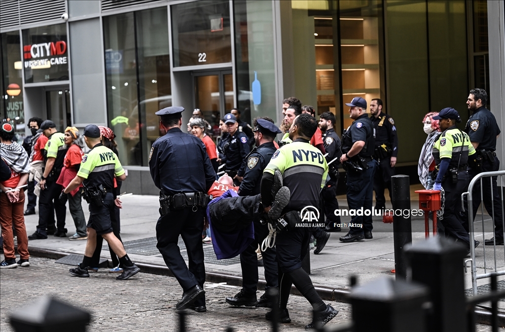 New York'ta düzenlenen Filistin'e destek gösterisine polis müdahale etti