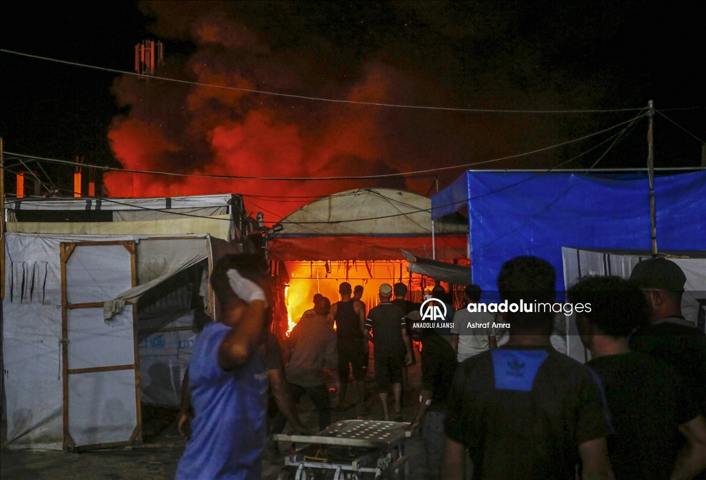 İsrail, Gazze'de hastane yerleşkesindeki yerinden edilmiş Filistinlilerin çadırlarını bombaladı