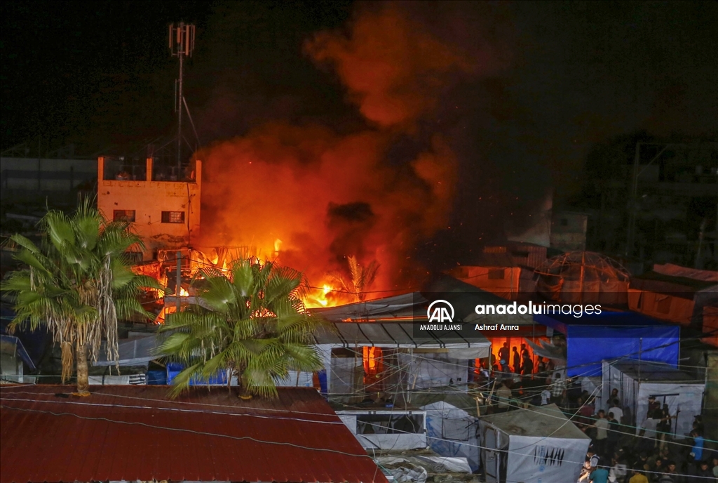 İsrail, Gazze'de hastane yerleşkesindeki yerinden edilmiş Filistinlilerin çadırlarını bombaladı