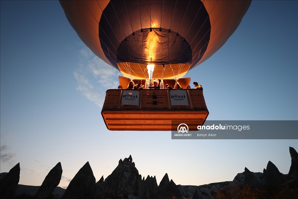 Hot air balloons fly to a record high in Cappadocia