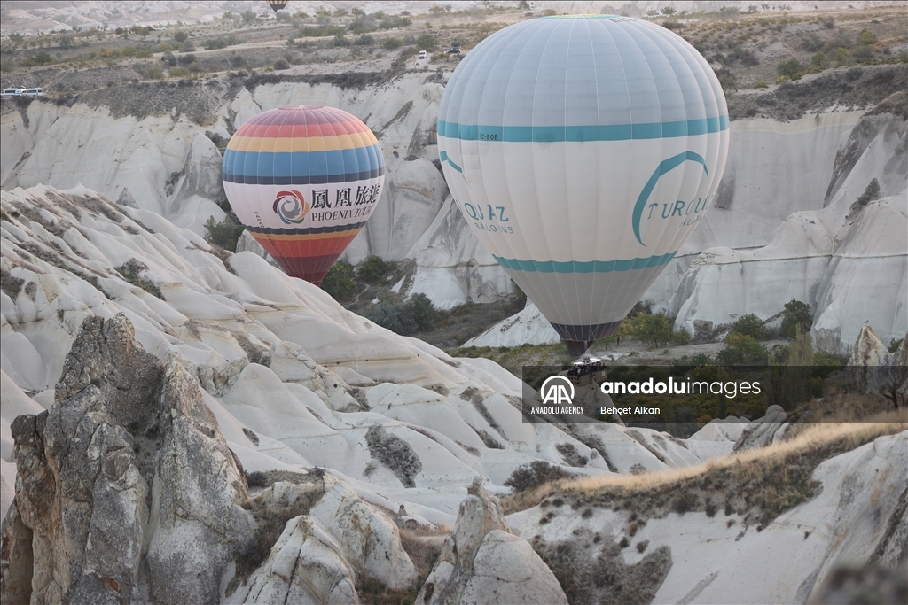 Hot air balloons fly to a record high in Cappadocia