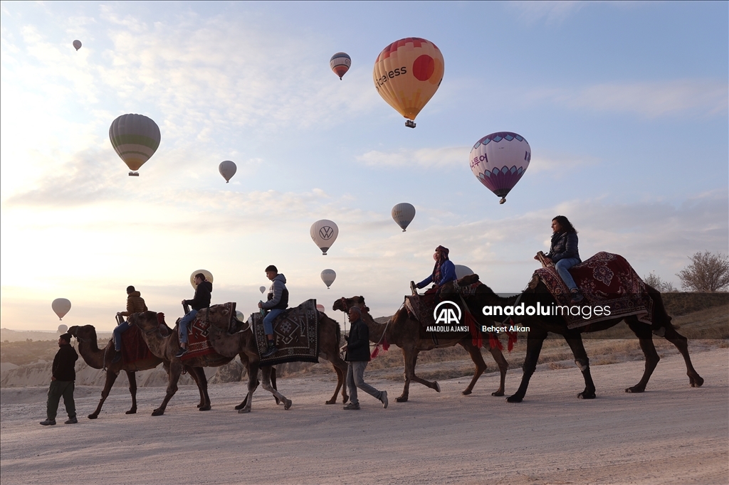 Kapadokya'da sıcak hava balonları rekora uçtu