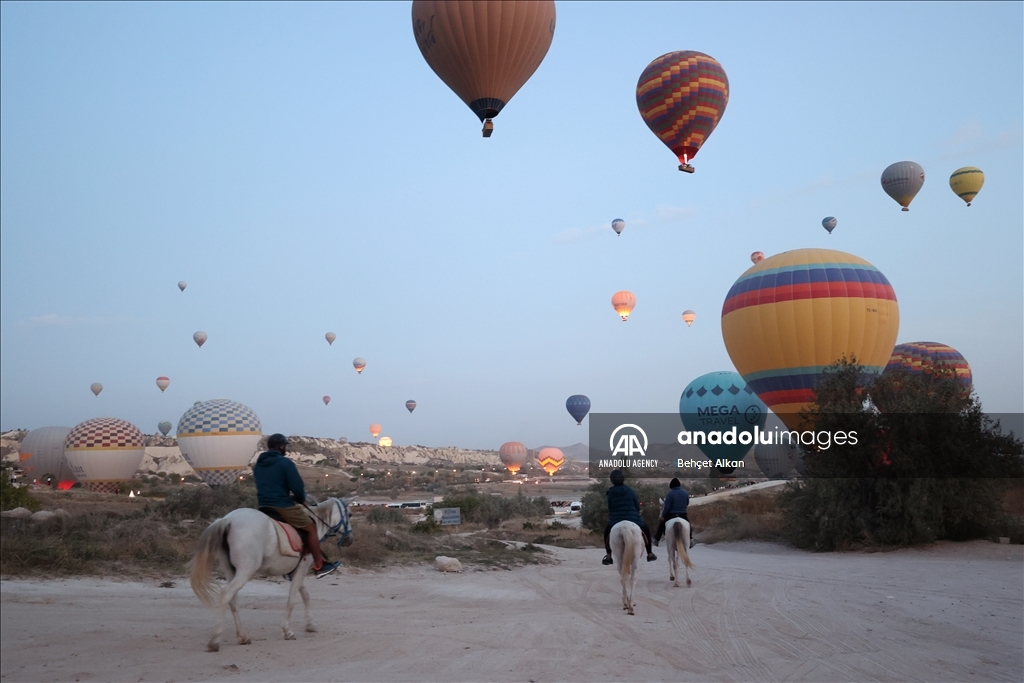 Hot air balloons fly to a record high in Cappadocia