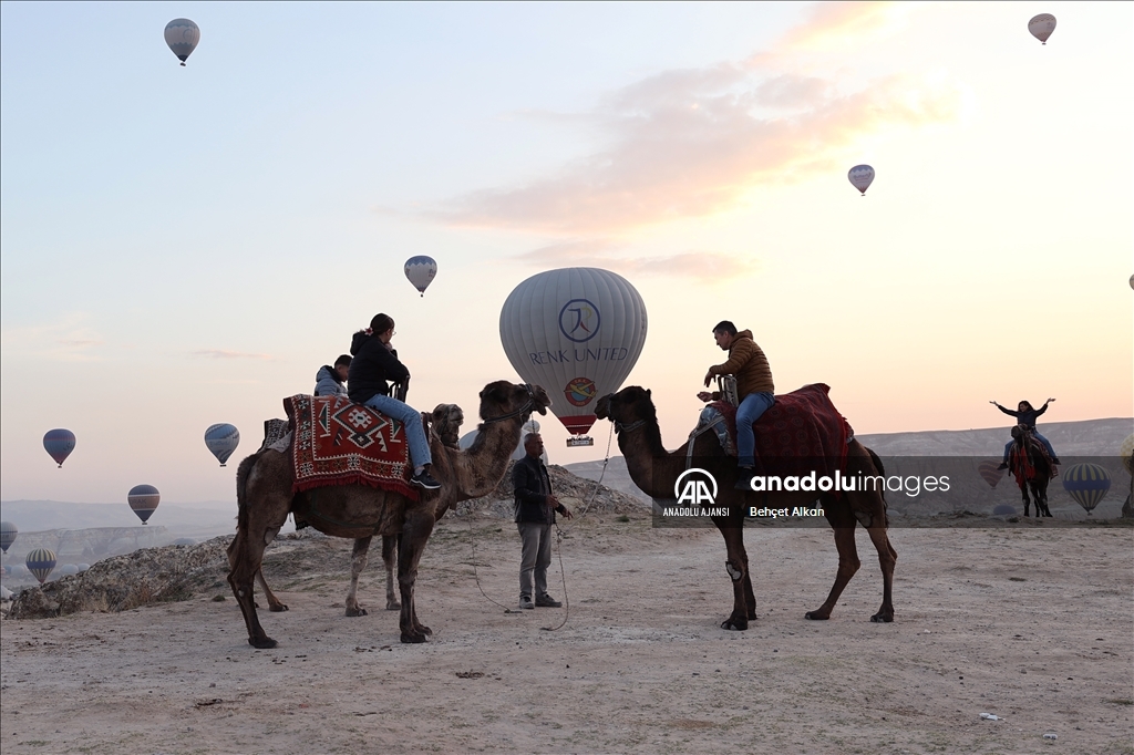 Kapadokya'da sıcak hava balonları rekora uçtu