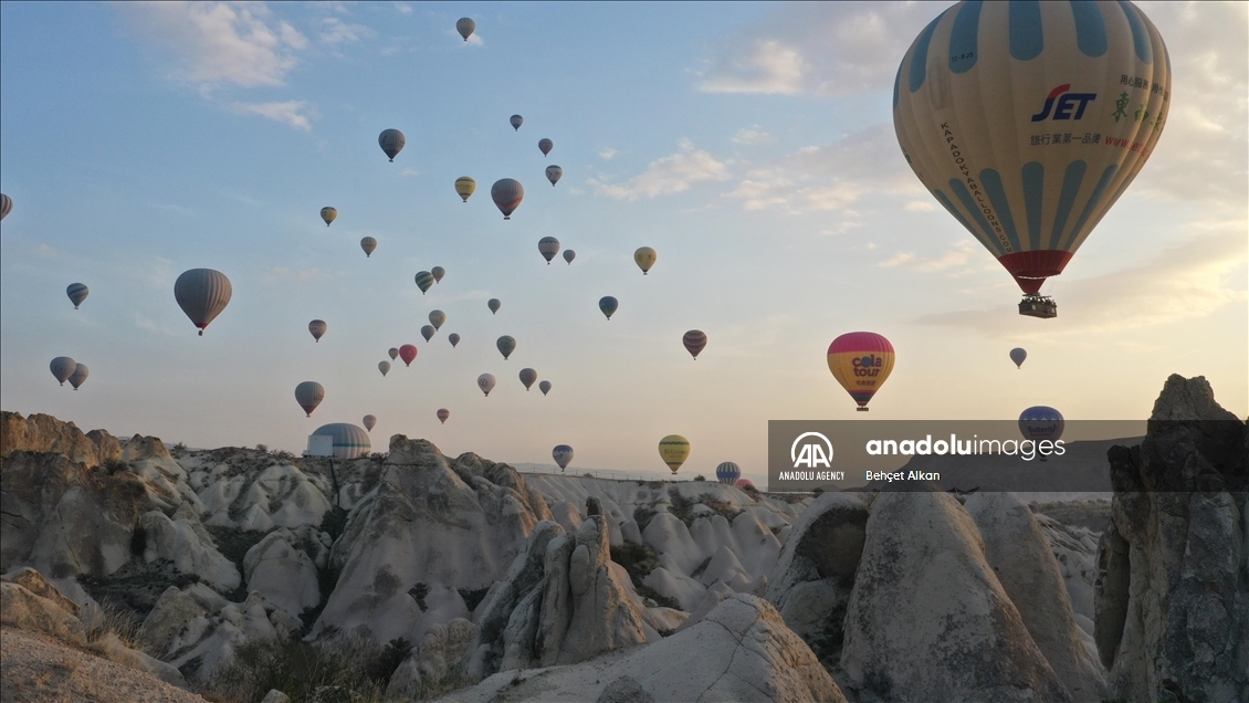 Hot air balloons fly to a record high in Cappadocia