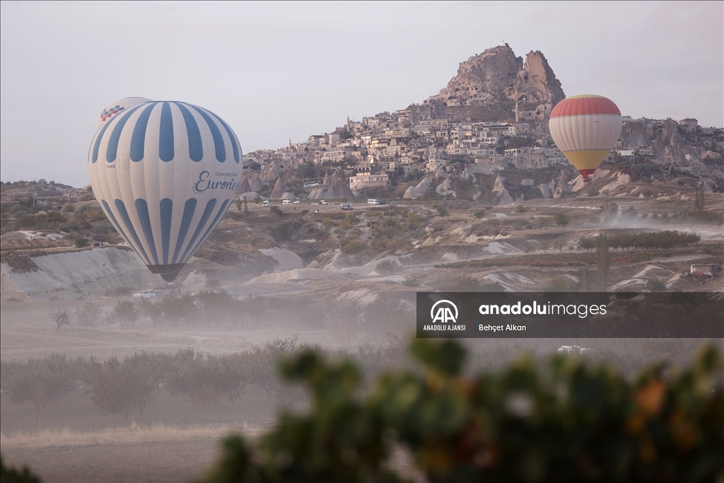 Kapadokya'da sıcak hava balonları rekora uçtu