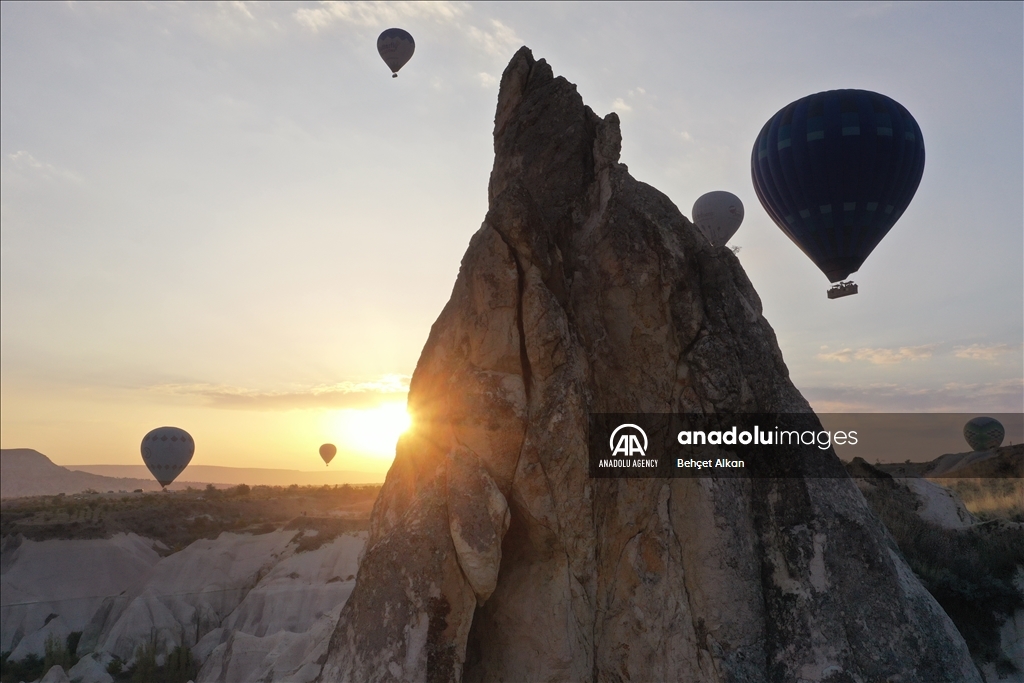 Hot air balloons fly to a record high in Cappadocia