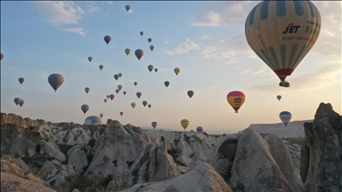 Hot air balloons fly to a record high in Cappadocia