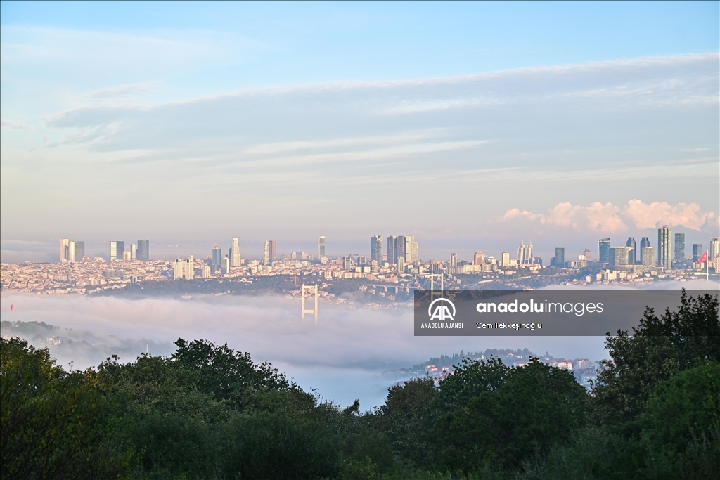 İstanbul'un bazı ilçelerinde sis etkili oldu